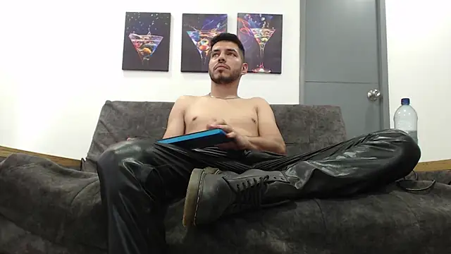 Snapshot of mackdaniels chatting on 02.12.26 mackdaniels online show from 02.12.26