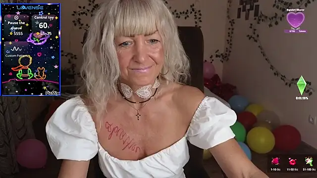 Snapshot of Laura_Gol chatting on 10.12.25 Laura Gol online show from 10.12.25