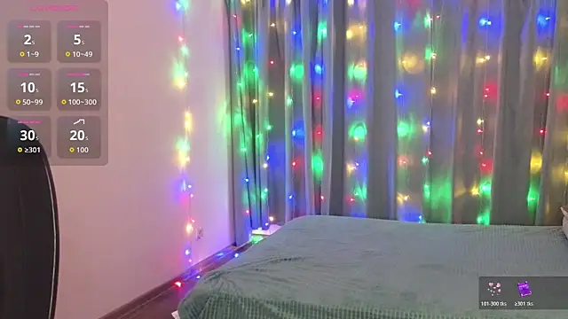 Snapshot of Laura_Gol chatting on 11.19.25 Laura Gol online show from 11.19.25