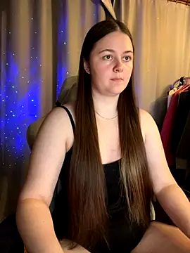 Snapshot of Cuty_Kitty chatting on 10.30.25 Cuty Kitty online show from 10.30.25