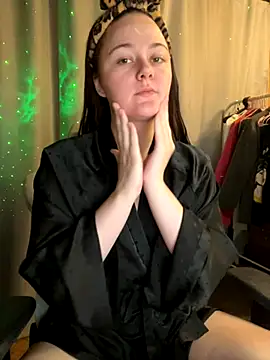 Snapshot of Cuty_Kitty chatting on 11.21.25 Cuty Kitty online show from 11.21.25