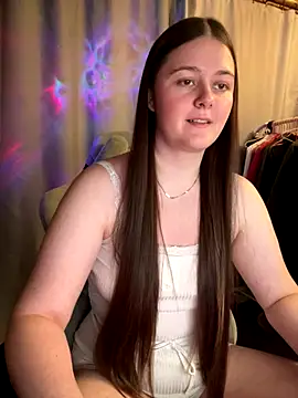 Snapshot of Cuty_Kitty chatting on 12.14.25 Cuty Kitty online show from 12.14.25