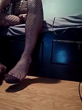 Snapshot of Crossedsissy chatting on 04.11.26 Crossedsissy online show from 04.11.26