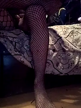Snapshot of Crossedsissy chatting on 04.28.26 Crossedsissy online show from 04.28.26