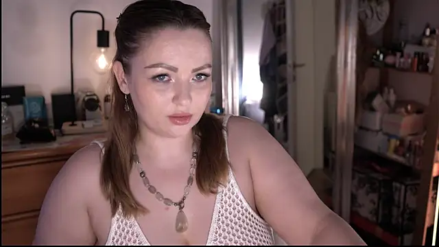 Snapshot of marrygrayes chatting on 06.22.26 marrygrayes online show from 06.22.26