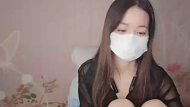 Snapshot of Lele-Baby chatting on 12.17.25 Lele-Baby online show from 12.17.25