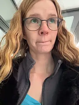 Bikergirl 97 online show from 11.27.25