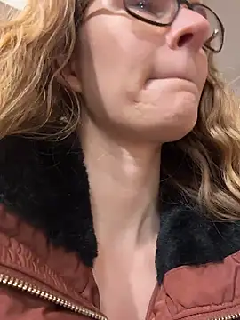 Bikergirl 97 online show from 12.04.25