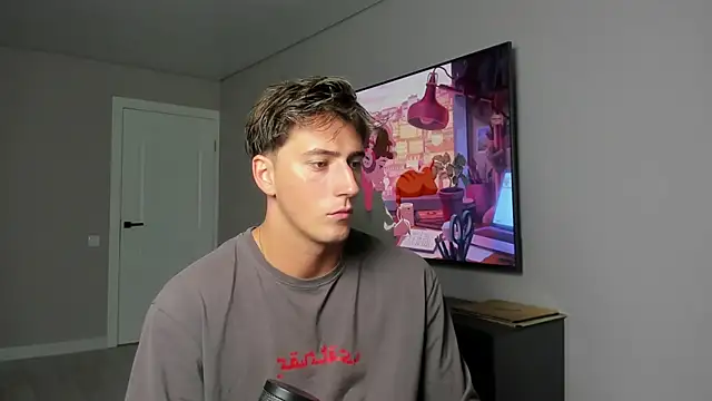 Snapshot of DaniHort chatting on 12.21.25 DaniHort online show from 12.21.25