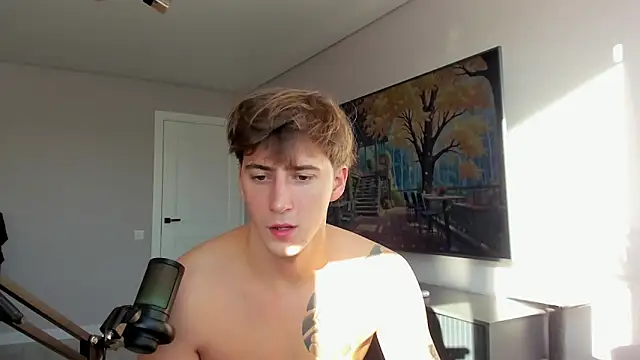 Snapshot of DaniHort chatting on 02.14.26 DaniHort online show from 02.14.26