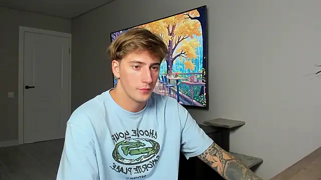 Snapshot of DaniHort chatting on 02.16.26 DaniHort online show from 02.16.26