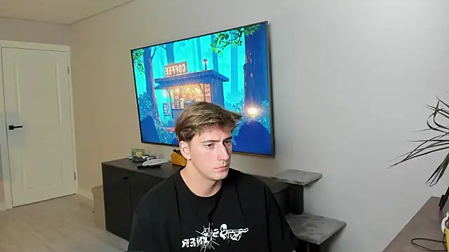 Snapshot of DaniHort chatting on 02.23.26 DaniHort online show from 02.23.26