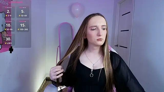 Snapshot of Vi_Luxy chatting on 02.24.26 Vi Luxy online show from 02.24.26