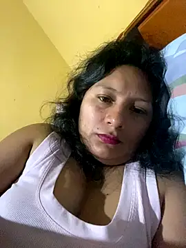 Snapshot of Janelita chatting on 09.28.25 Janelita online show from 09.28.25