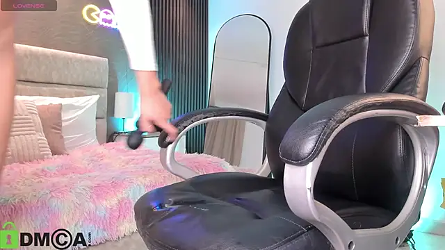 Arinextdoor online show from 03.25.26