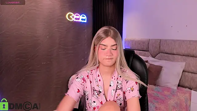 Arinextdoor online show from 04.03.26