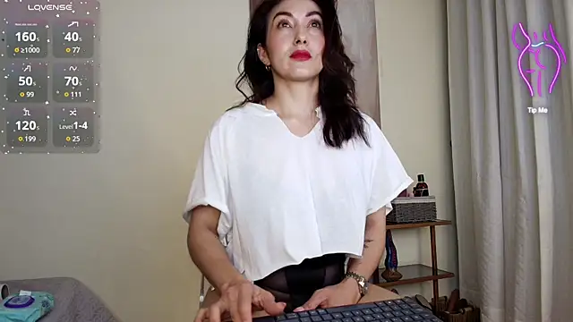 Snapshot of siren_indira_ chatting on 11.07.25 siren indira online show from 11.07.25