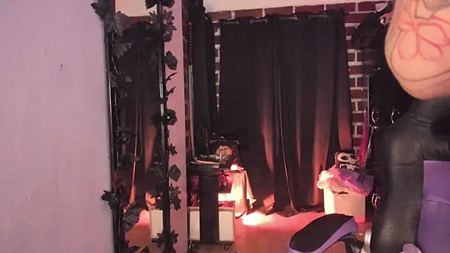 Snapshot of Katyuska_Sg1 chatting on 10.26.25 Katyuska Sg1 online show from 10.26.25