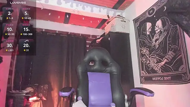 Snapshot of Katyuska_Sg1 chatting on 10.28.25 Katyuska Sg1 online show from 10.28.25