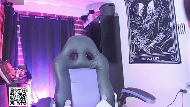 Snapshot of Katyuska_Sg1 chatting on 11.30.25 Katyuska Sg1 online show from 11.30.25