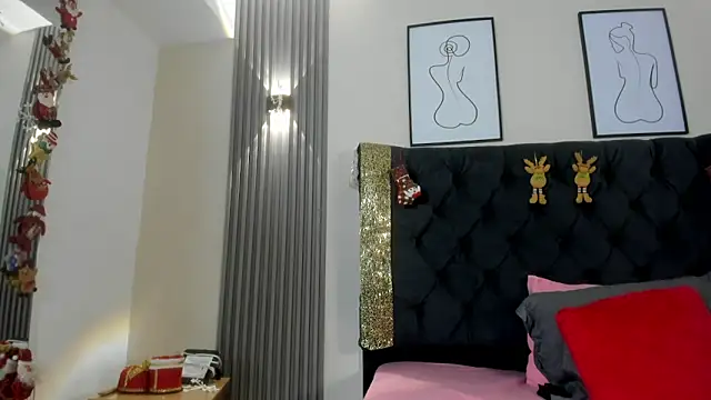 Snapshot of CoralieBronson chatting on 12.17.25 CoralieBronson online show from 12.17.25