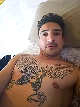 Snapshot of bigandstrong2217 chatting on 09.26.25 bigandstrong2217 online show from 09.26.25