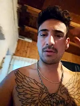 Snapshot of bigandstrong2217 chatting on 09.28.25 bigandstrong2217 online show from 09.28.25