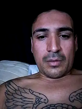 Snapshot of bigandstrong2217 chatting on 10.09.25 bigandstrong2217 online show from 10.09.25