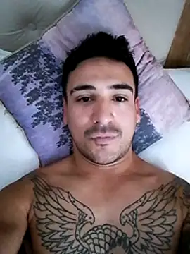 Snapshot of bigandstrong2217 chatting on 10.26.25 bigandstrong2217 online show from 10.26.25