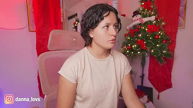 Dannaa Lovs online show from 11.26.25