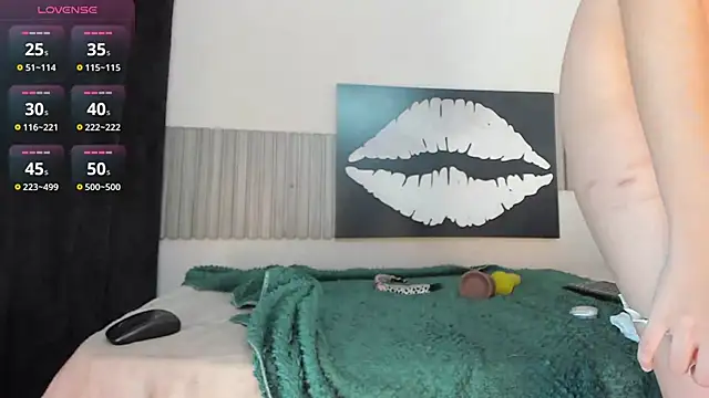 Snapshot of Blue_Sixx chatting on 10.30.25 Blue Sixx online show from 10.30.25