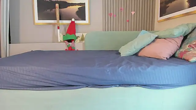 Snapshot of Blue_Sixx chatting on 11.15.25 Blue Sixx online show from 11.15.25