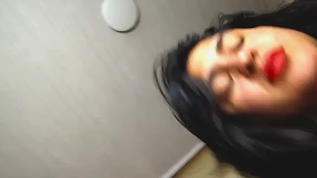 Snapshot of EmilyNoir1 chatting on 09.19.25 EmilyNoir1 online show from 09.19.25