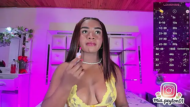 Snapshot of mia_peyton chatting on 02.07.26 mia peyton online show from 02.07.26