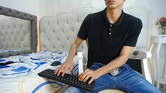 Sebalexis7 online show from 12.17.25