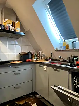 Snapshot of SweetTeenGirl chatting on 09.25.25 SweetTeenGirl online show from 09.25.25