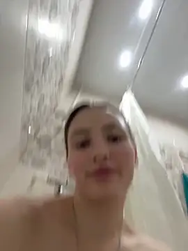 ZariaFlame online show from 11.04.25