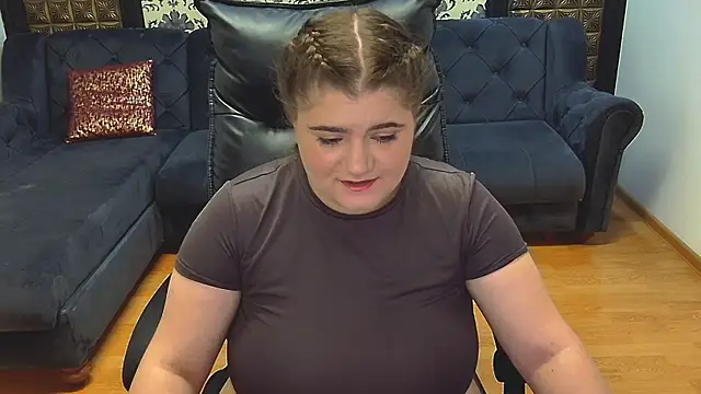 Snapshot of LissaBigTitts chatting on 11.04.25 LissaBigTitts online show from 11.04.25