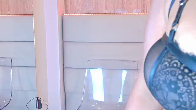 LanaRozz online show from 09.18.25