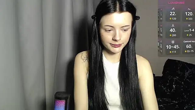 Snapshot of EvaXanny chatting on 02.15.26 EvaXanny online show from 02.15.26