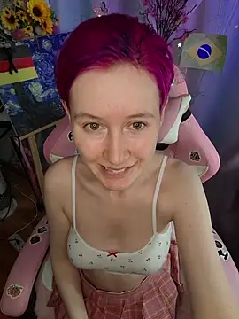Snapshot of Fuzzy_Unicorn chatting on 07.14.26 Fuzzy Unicorn online show from 07.14.26