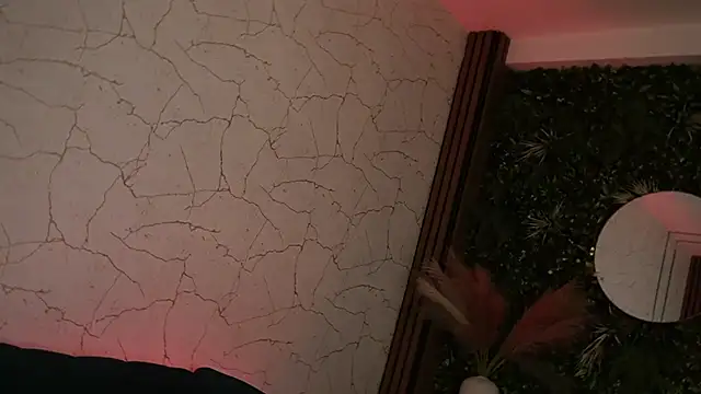 Snapshot of angel_wow_ chatting on 12.18.25 angel wow online show from 12.18.25