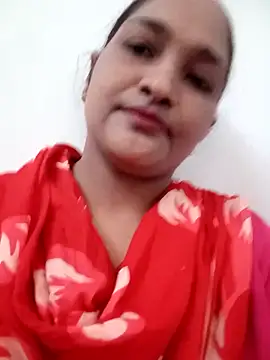 Snapshot of Hotty-couple063 chatting on 10.31.25 Hotty-couple063 online show from 10.31.25