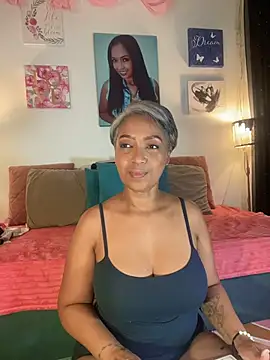 Snapshot of skarlleth_11 chatting on 01.13.26 skarlleth 11 online show from 01.13.26