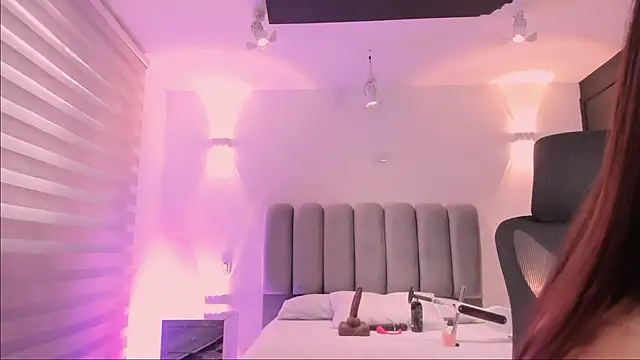 Snapshot of AlliceLover chatting on 11.12.25 AlliceLover online show from 11.12.25