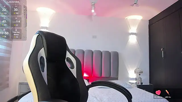 Snapshot of AlliceLover chatting on 04.01.26 AlliceLover online show from 04.01.26