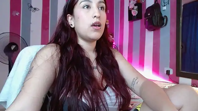 Snapshot of karo_lovely chatting on 06.12.26 karo lovely online show from 06.12.26