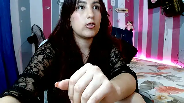 Snapshot of karo_lovely chatting on 06.19.26 karo lovely online show from 06.19.26