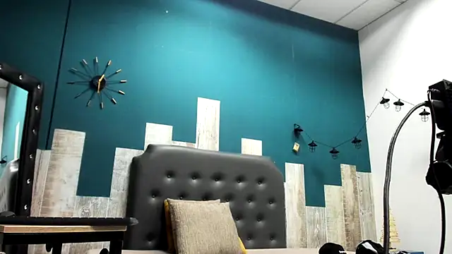 Ian1  online show from 11.23.25