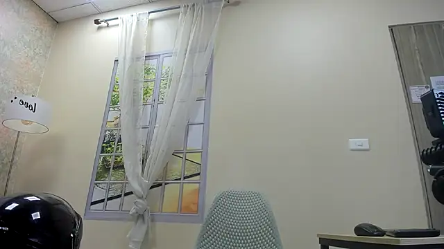 Ian1  online show from 12.18.25